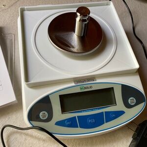 Analytical perfumers, scale, perfumery